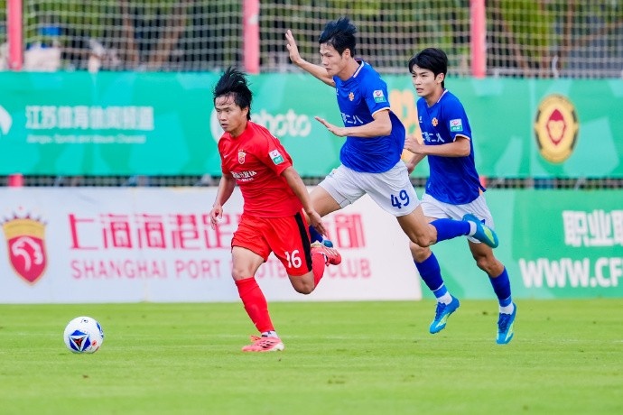中乙第二十六轮，上海海港富盛经开队主场2-1深圳二零二八队