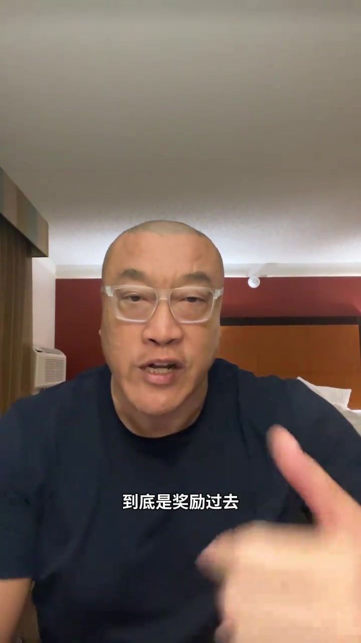 马健:勇士5年续波姐目前看是值的 还要看库里退役后他能否扛重任